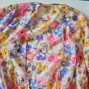 Live 4 Truth Vibrant Floral Kimono